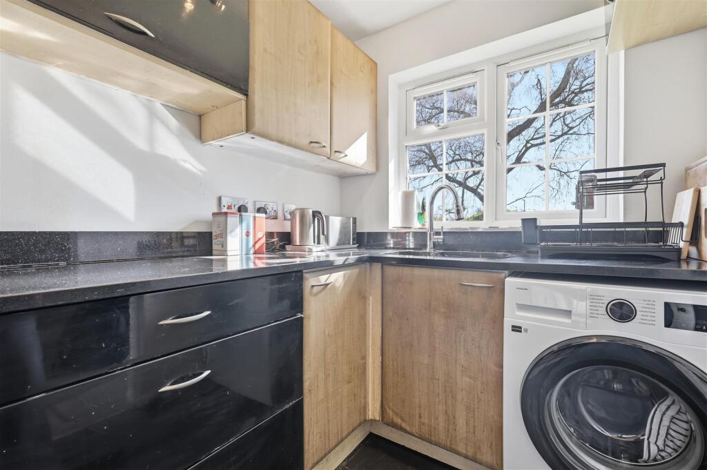 House in London, Enfield Island Village - More