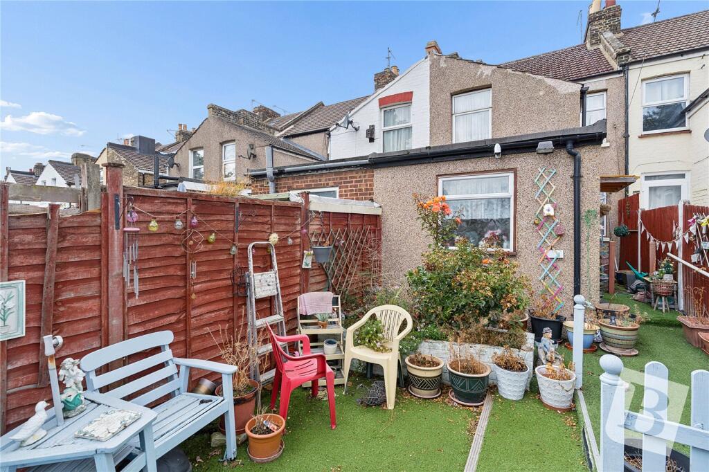 House in Dartford - View 4