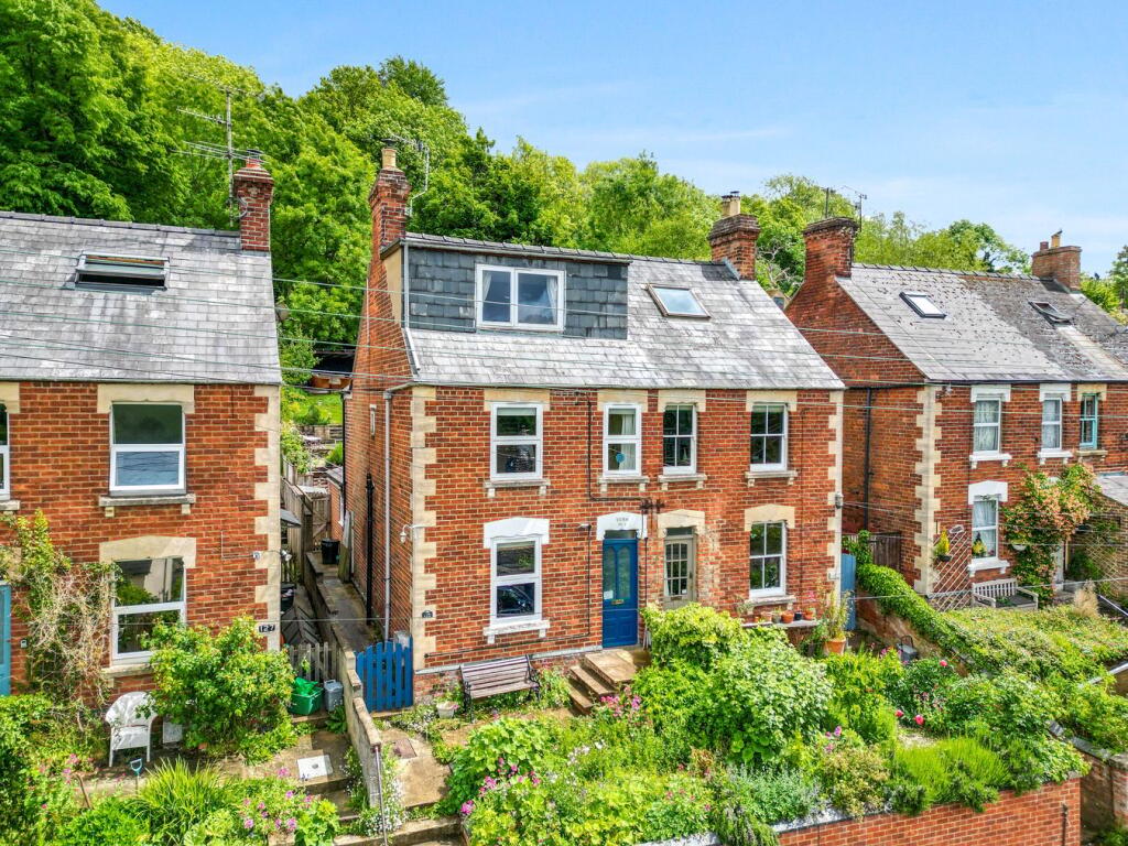 3-bed semi-detached on Thrupp Lane, Thrupp, GL5, £495,000
