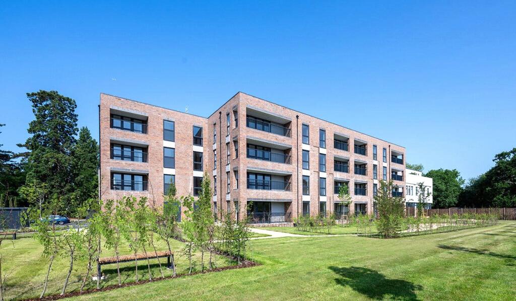Main image of property: Oaklands Park, 2 Littleworth Road, Esher, KT10