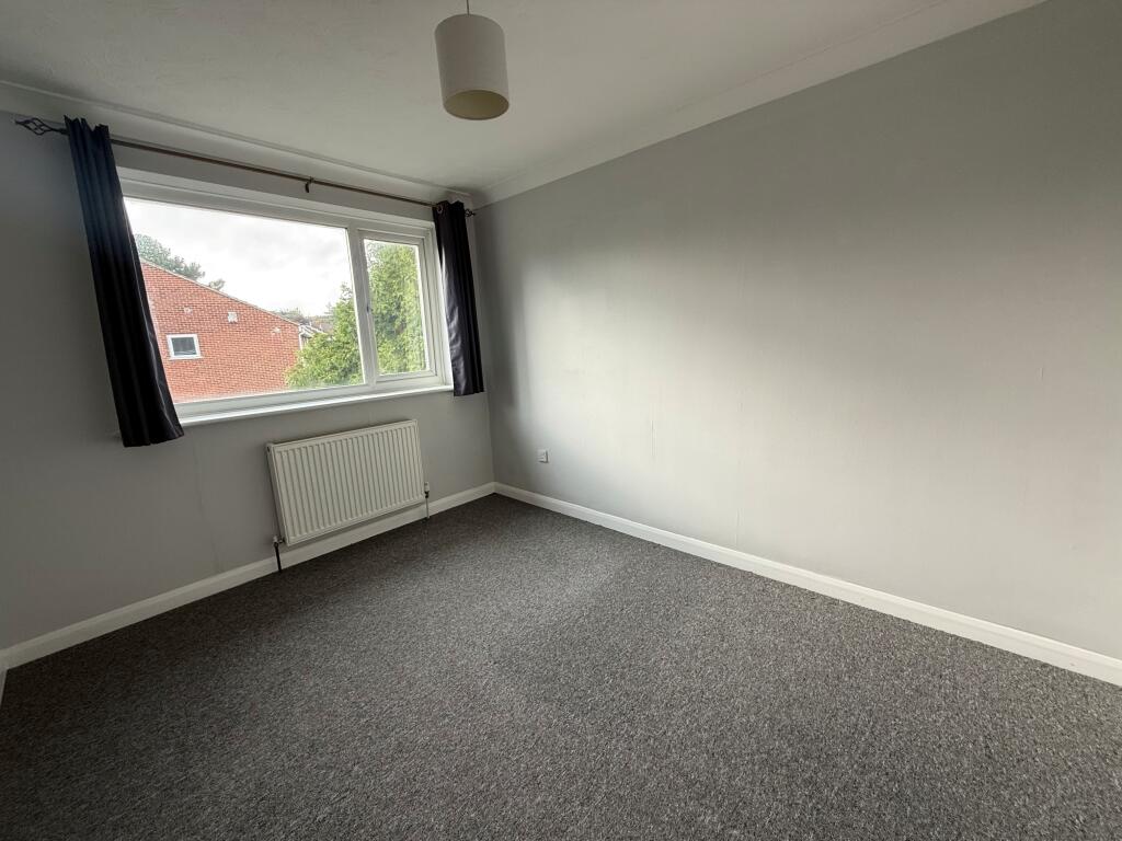 Redhoave Road, Canford Heath photo 5