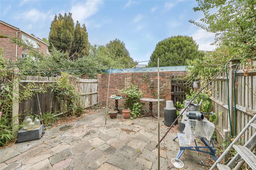 Main image of property: West Drive, London, SW16