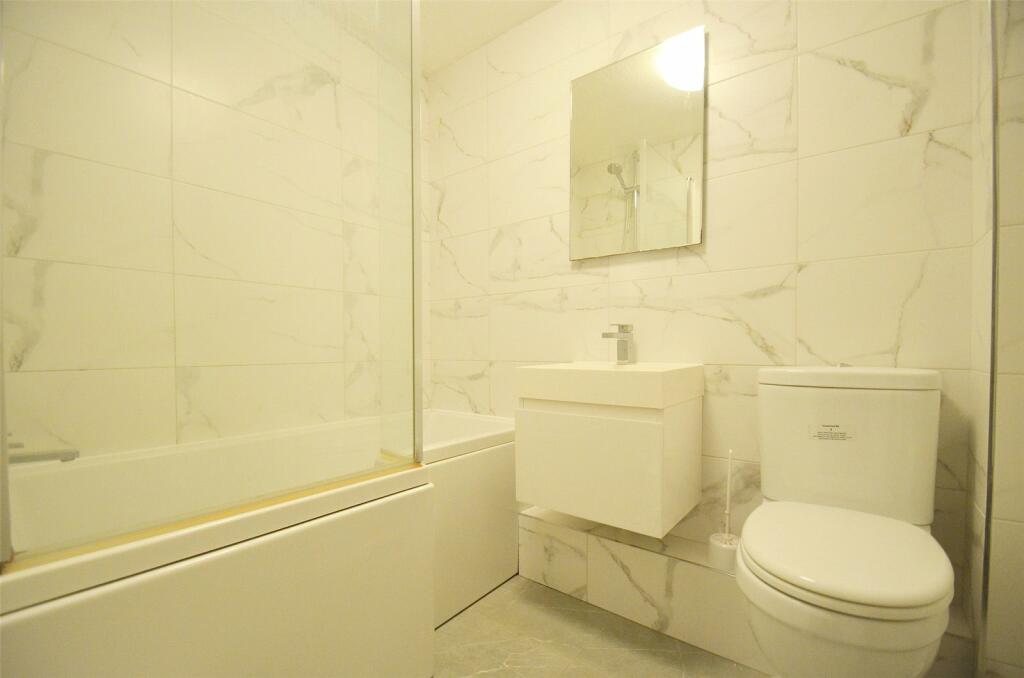 Apartment in London, Benhilton - More