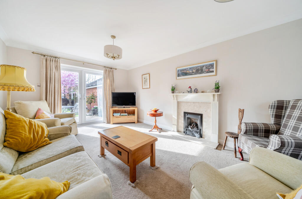 Thatcham Road, Walton Cardiff, Tewkesbury photo 3