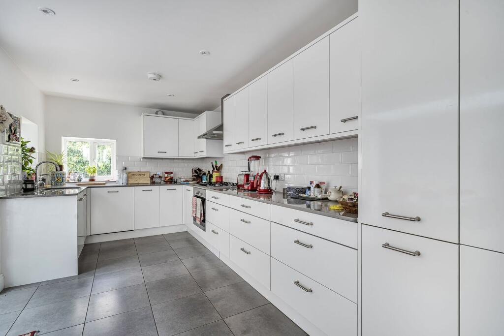 4 bedroom terraced house for rent
