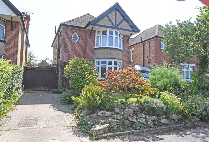 3-bed detached on Cranborne Avenue, Maidstone, £465,000