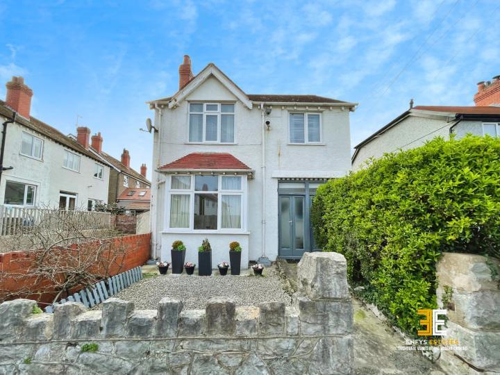 3-bed detached on Queens Avenue, Old Colwyn, LL29, £179,950