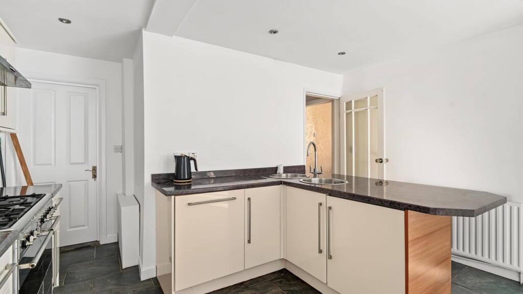 House in Solihull, Shirley - View 5