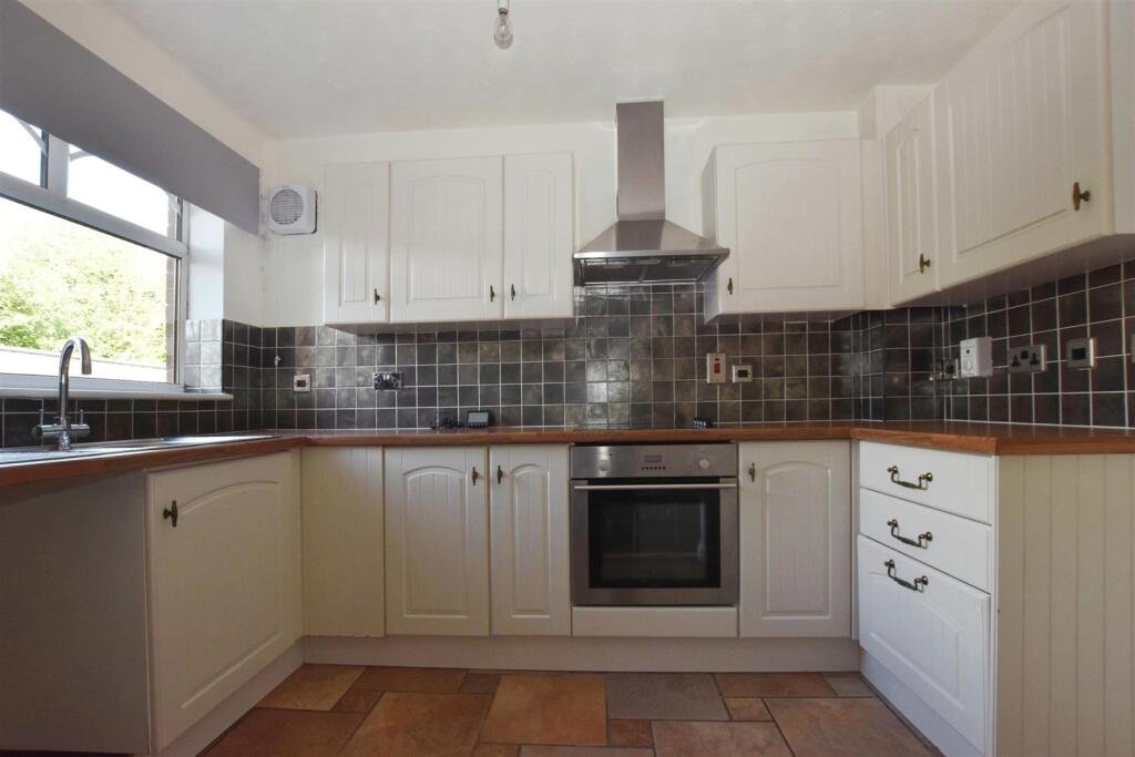 House in Hull, East Ella - View 3
