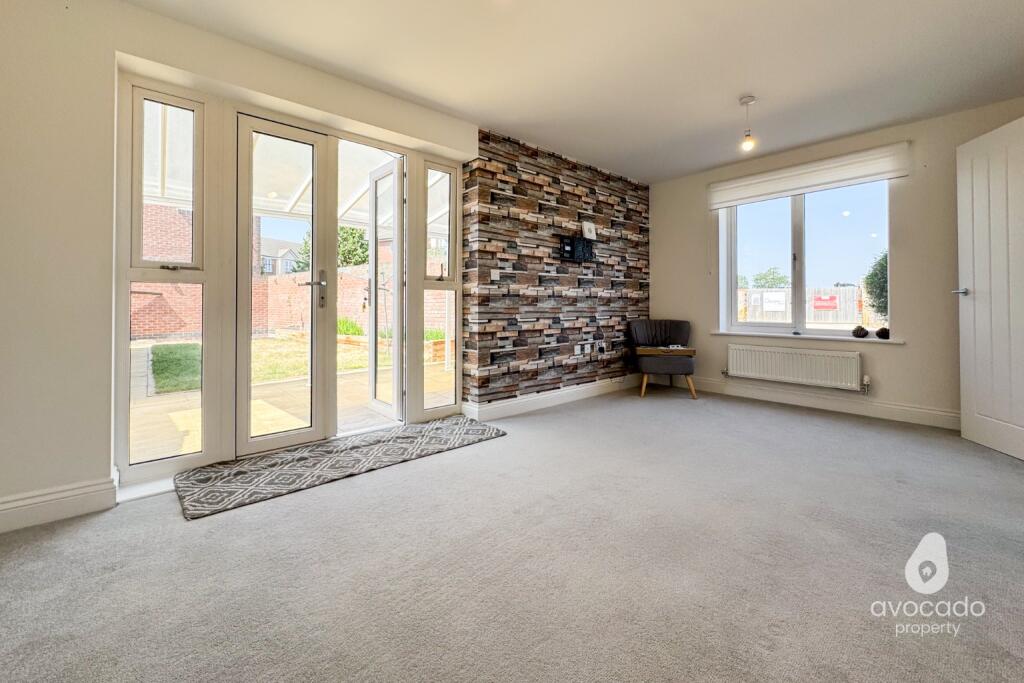 House in Spencers Wood, Ryeish Green, Shinfield - View 4