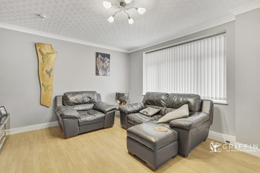 Easington Way, South Ockendon, RM15 photo 3