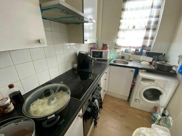 84B Staines Road, Hounslow, Middlesex, TW3 3LF photo 4