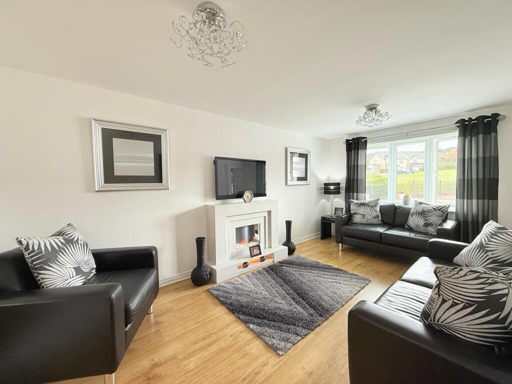 2 Jenkinson Drive, Redding, Falkirk, FK2 9TL photo 4