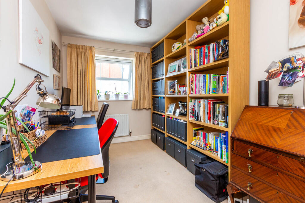 House in Rushden, North Northamptonshire - View 5