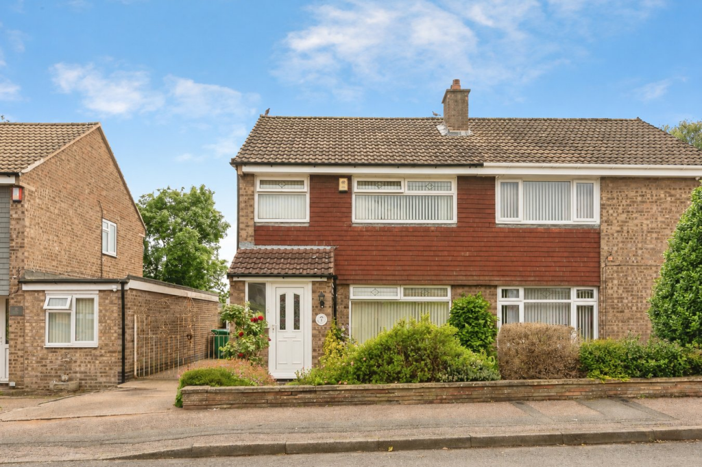 Main image of property: Roosa Close, Nottingham, NG6
