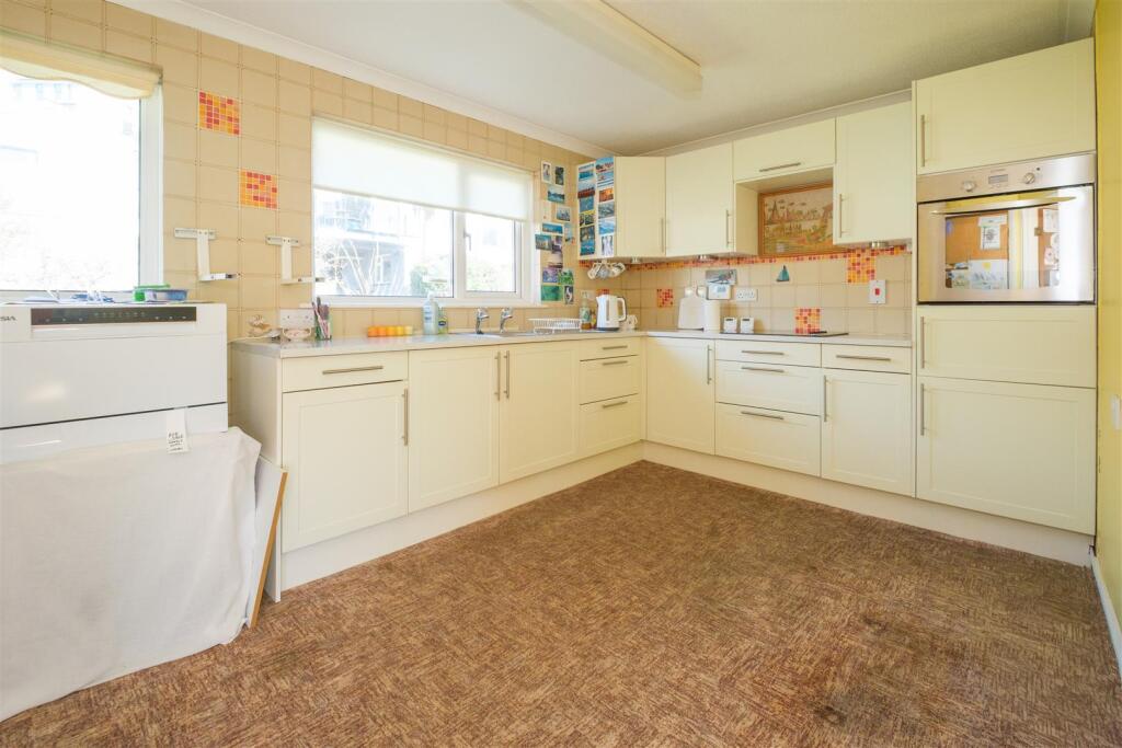House in Plymouth, Deviock - More