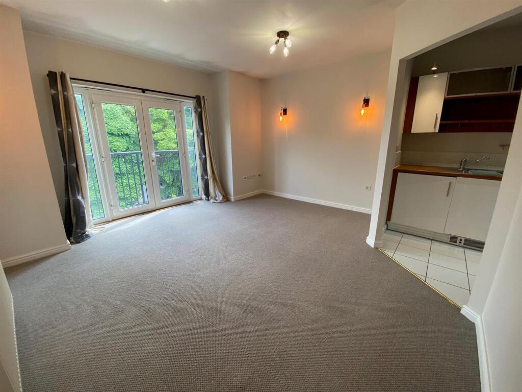 Flugel Way, Lindley, Huddersfield photo 2