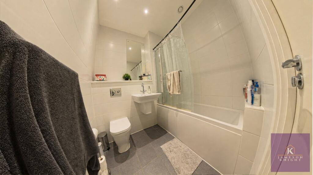 Apartment in London - View 5