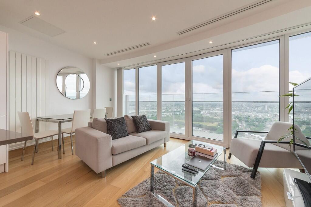 Apartment in London, St John's Estate, Isle of Dogs - More