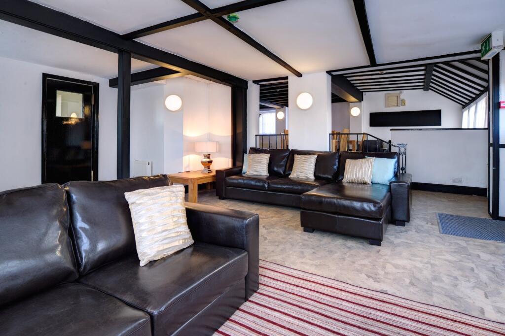 House in Purley on Thames, West Berkshire - View 4