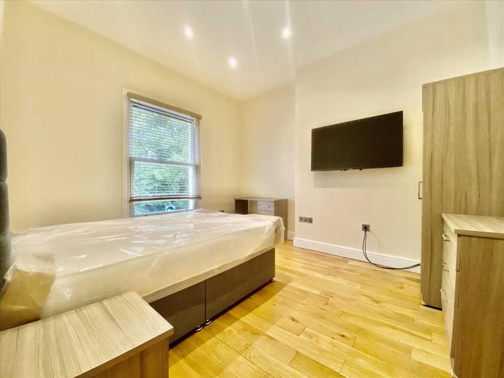 House in Plymouth - View 5
