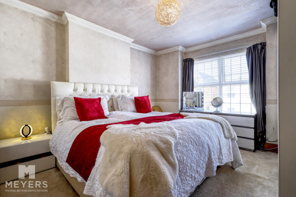 Gladstone Road, Bournemouth, BH7 6 - More
