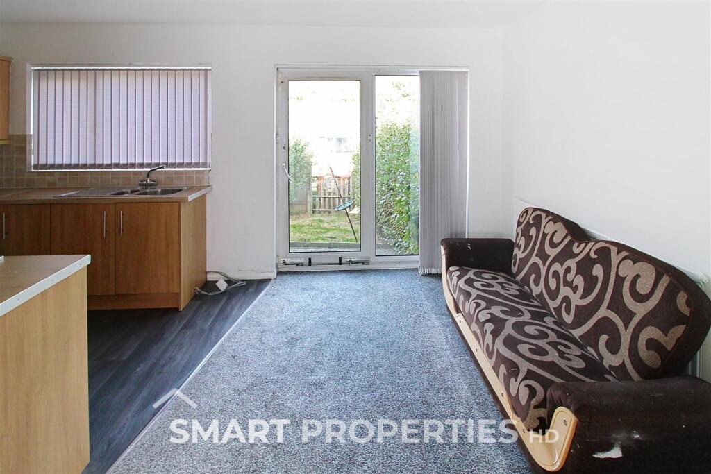 House in Huddersfield - View 5