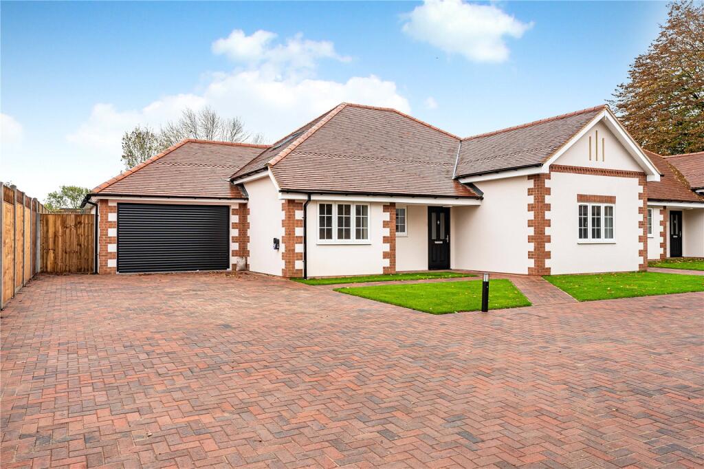 Main image of property: Queens Court, 352 Amersham Road, Hazlemere, HP15