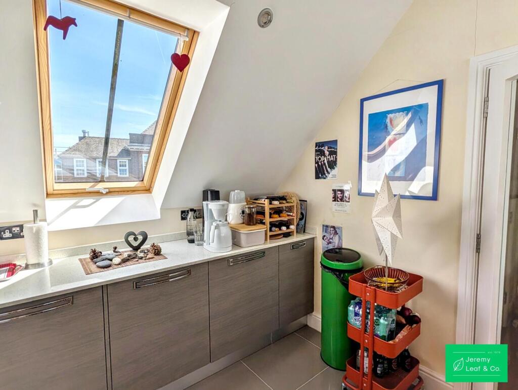 Apartment in Enfield - More