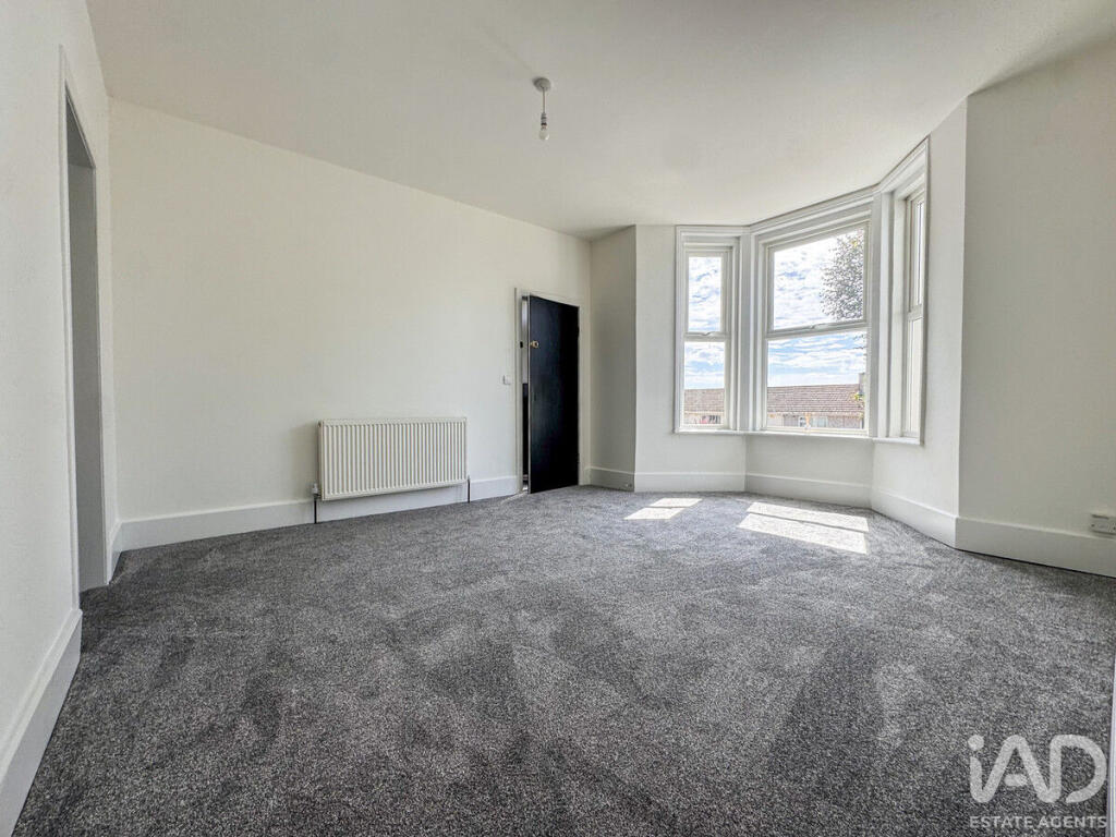 Apartment in Plymouth - View 2