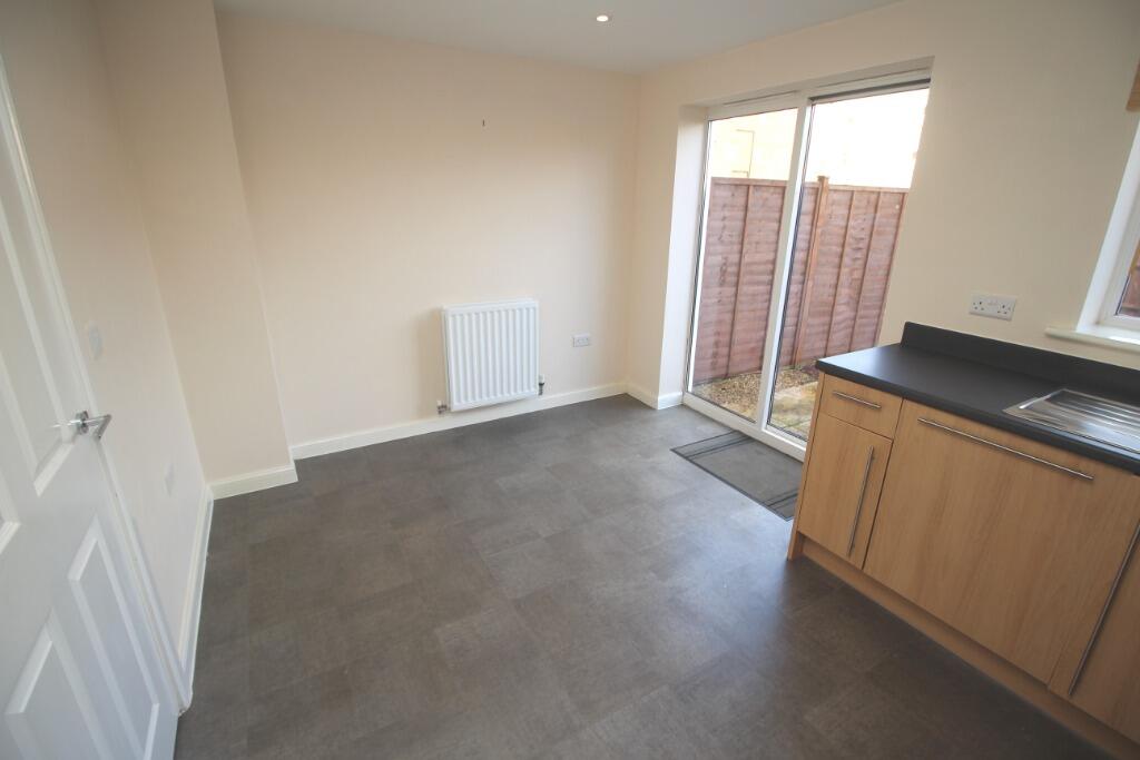 House in South Kesteven, Grantham - More
