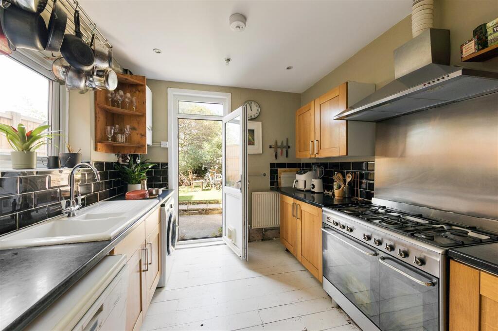 House in London - View 3