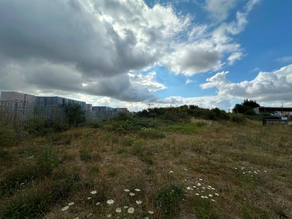 Land & Building, Quarry Farm Industrial Estate, Bowbridge Lane, Newark, Nottinghamshire, NG24 3BZ - View 3