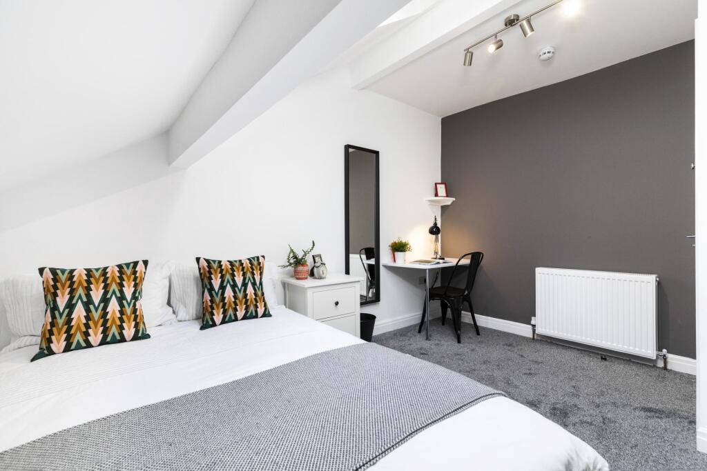 Apartment in Leeds, Beckett Park, Headingley - More