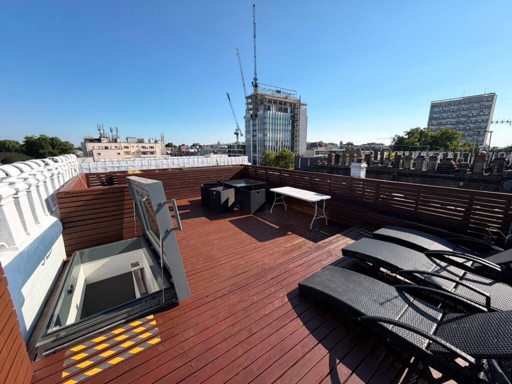 Main image of property: Linden Gardens, London, W2