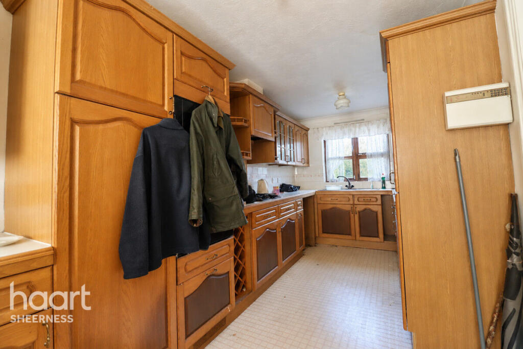 Anne Boleyn Close, Sheerness photo 3