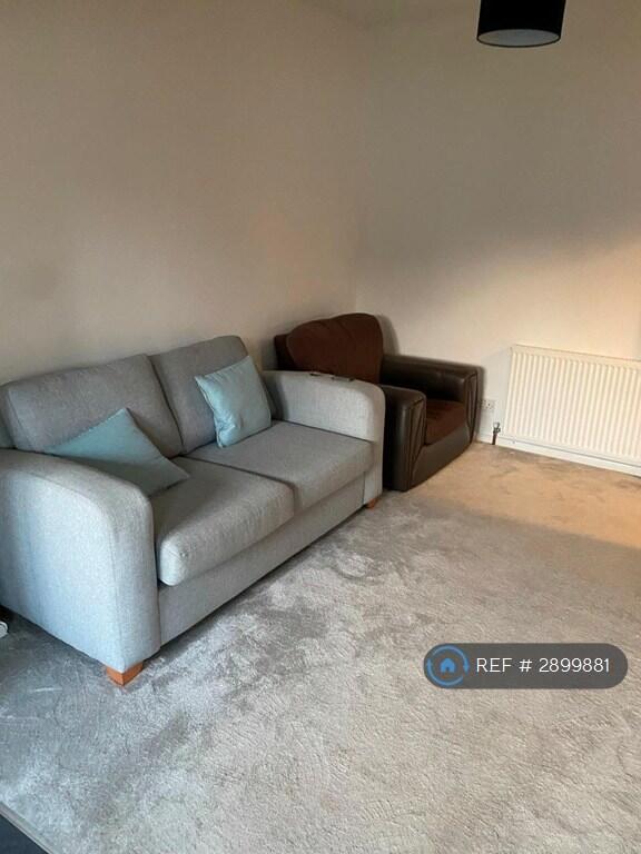 4 bedroom semi-detached house for rent
