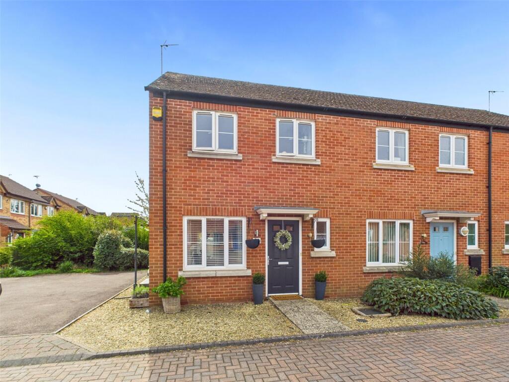 3-bed terraced on Marlstone Drive, Churchdown, Gloucester, Gloucestershire, GL3, £300,000