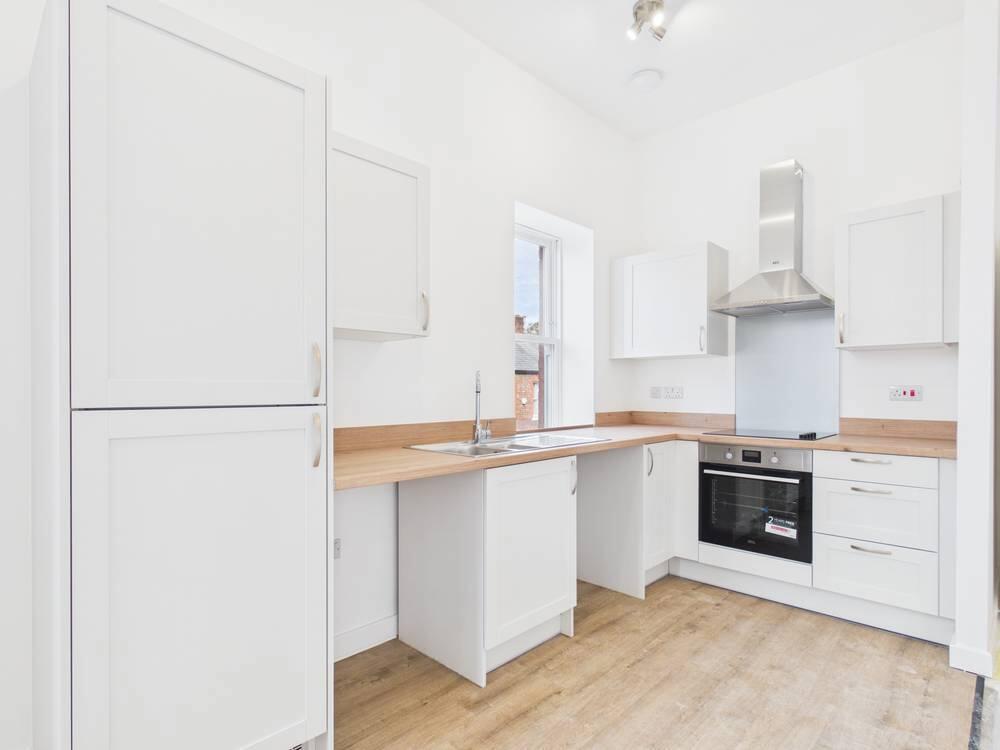 Apartment in Trafford, Brooklands - View 4