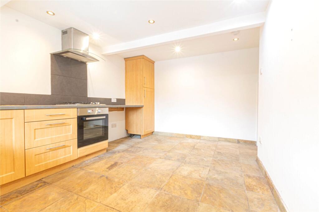 House in Wakefield - View 5
