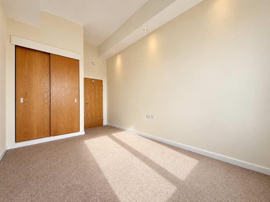 Apartment in Bradford - More