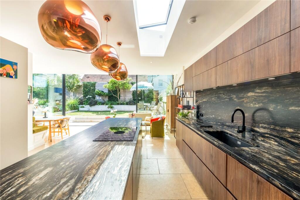 House in Brighton - View 5
