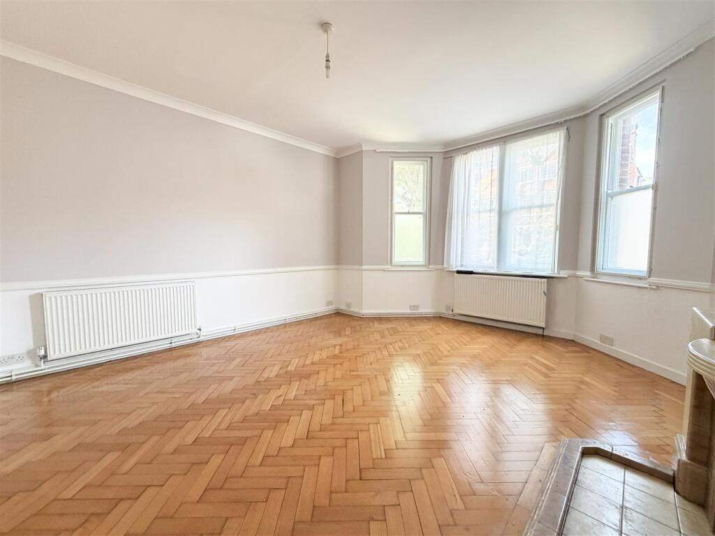 Apartment in Eastbourne, Little Chelsea, Upperton - More
