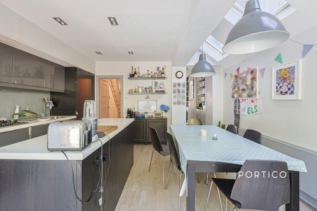 4 bedroom terraced house for rent