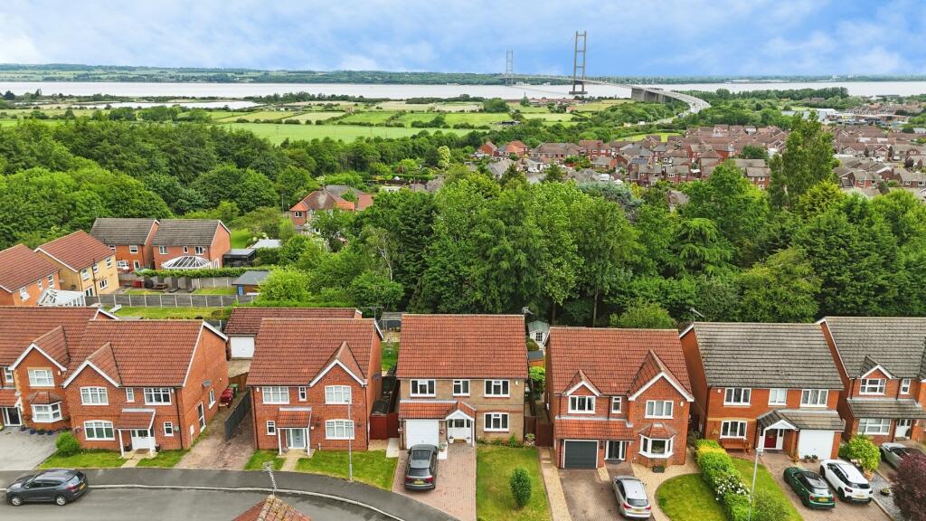 Main image of property: Riverbank Rise, Barton-Upon-Humber, Lincolnshire, DN18 5SL