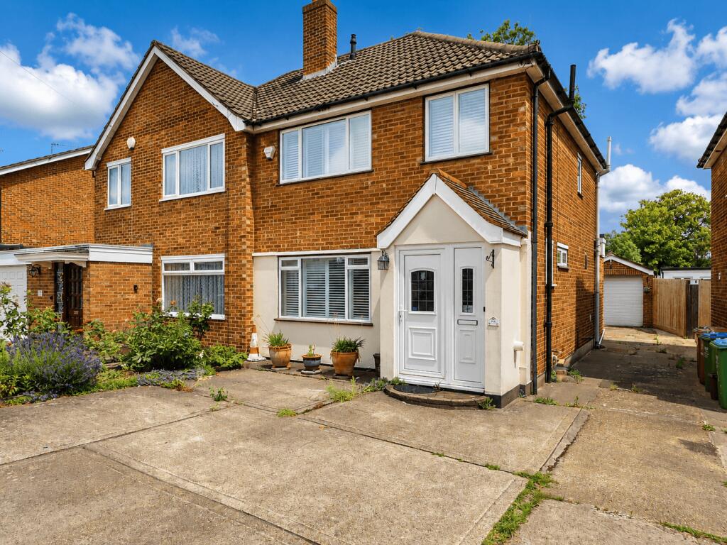 Main image of property: Long lane, Bexleyheath 