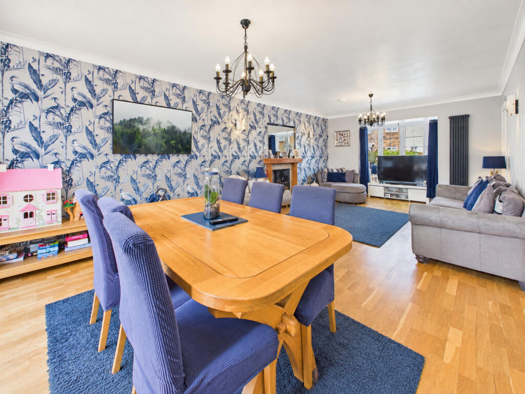 House in Castle Point, Canvey Island - View 5