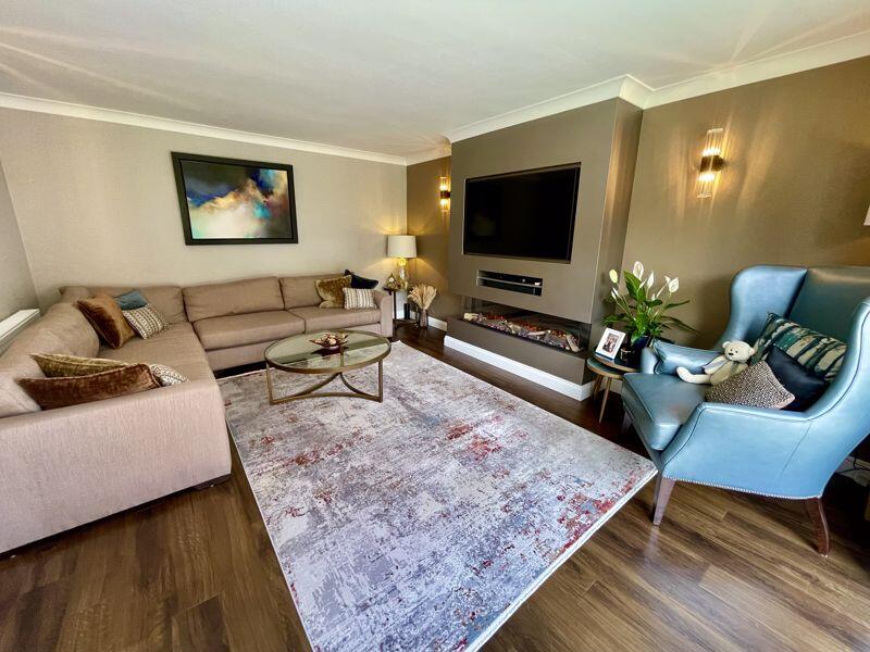 House in Flackwell Heath, Chepping Wycombe - View 2