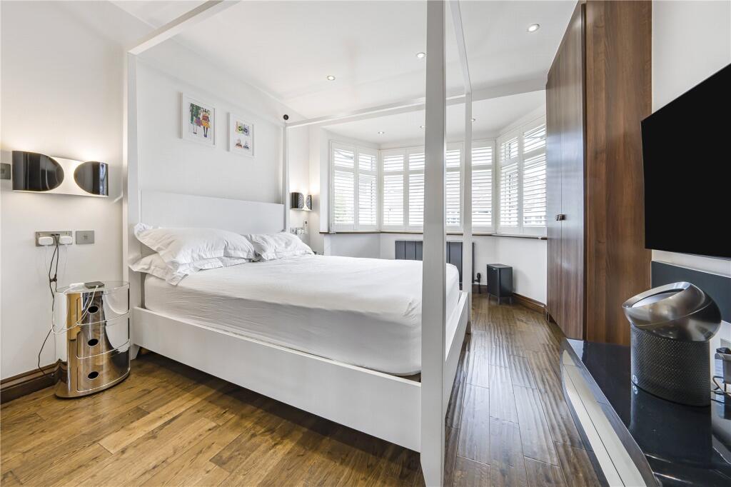 House in Twickenham - View 4