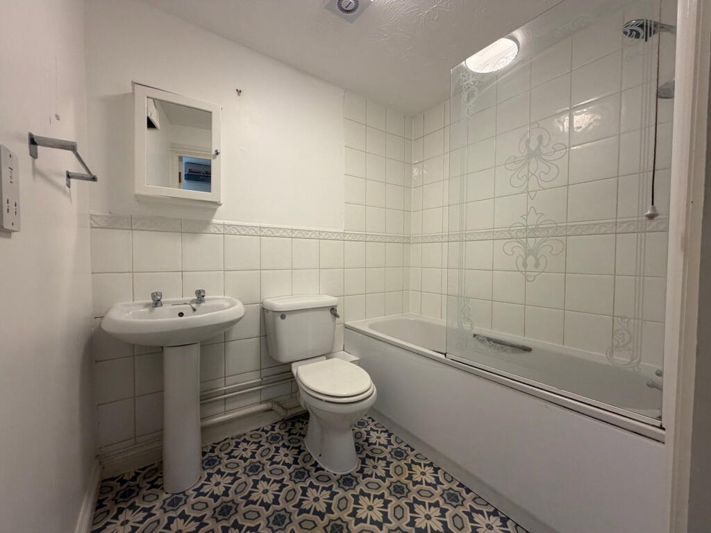 Apartment in Reading - View 2